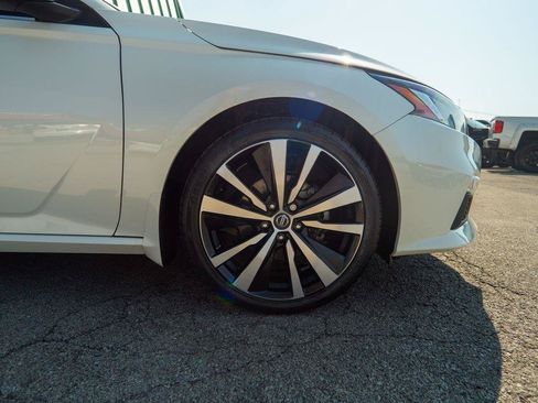 Used 2020 Nissan Altima 2.5 SR w/ Premium Package FWD image 11