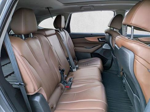 Certified 2025 Acura MDX FWD w/ Technology Package image 18