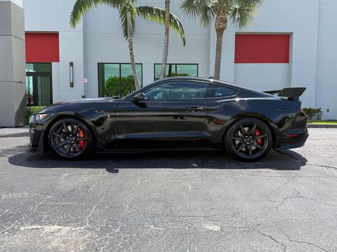 Used 2022 Ford Mustang Shelby GT500 w/ Carbon Fiber Track Pack image 11