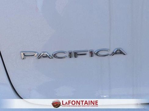 New 2026 Chrysler Pacifica Select FWD image 10