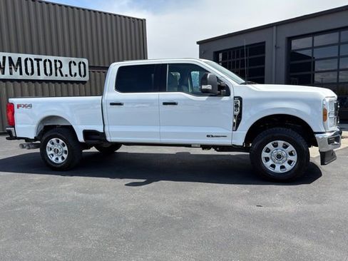 Used 2024 Ford F250 XLT w/ FX4 Off-Road Package AWD/4WD image 5
