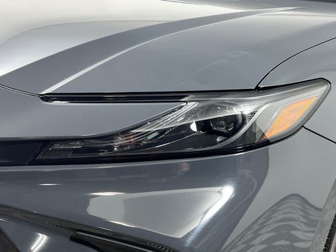 Used 2025 Toyota Camry SE FWD image 12