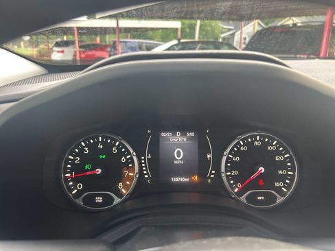 Used 2016 Jeep Renegade 75th Anniversary AWD/4WD image 20
