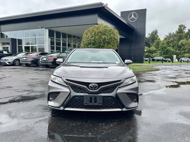 Used 2018 Toyota Camry XSE FWD image 3