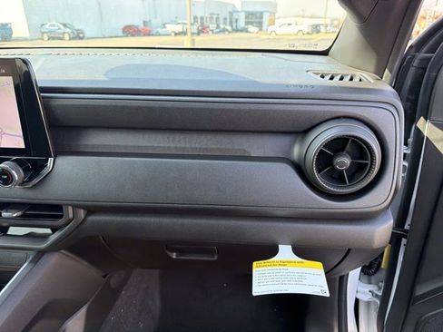 New 2026 Chevrolet Colorado W/T image 31