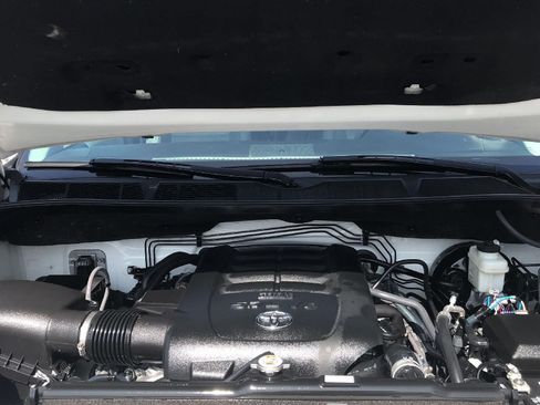Used 2018 Toyota Tundra Limited w/ Limited Premium Package AWD/4WD image 7