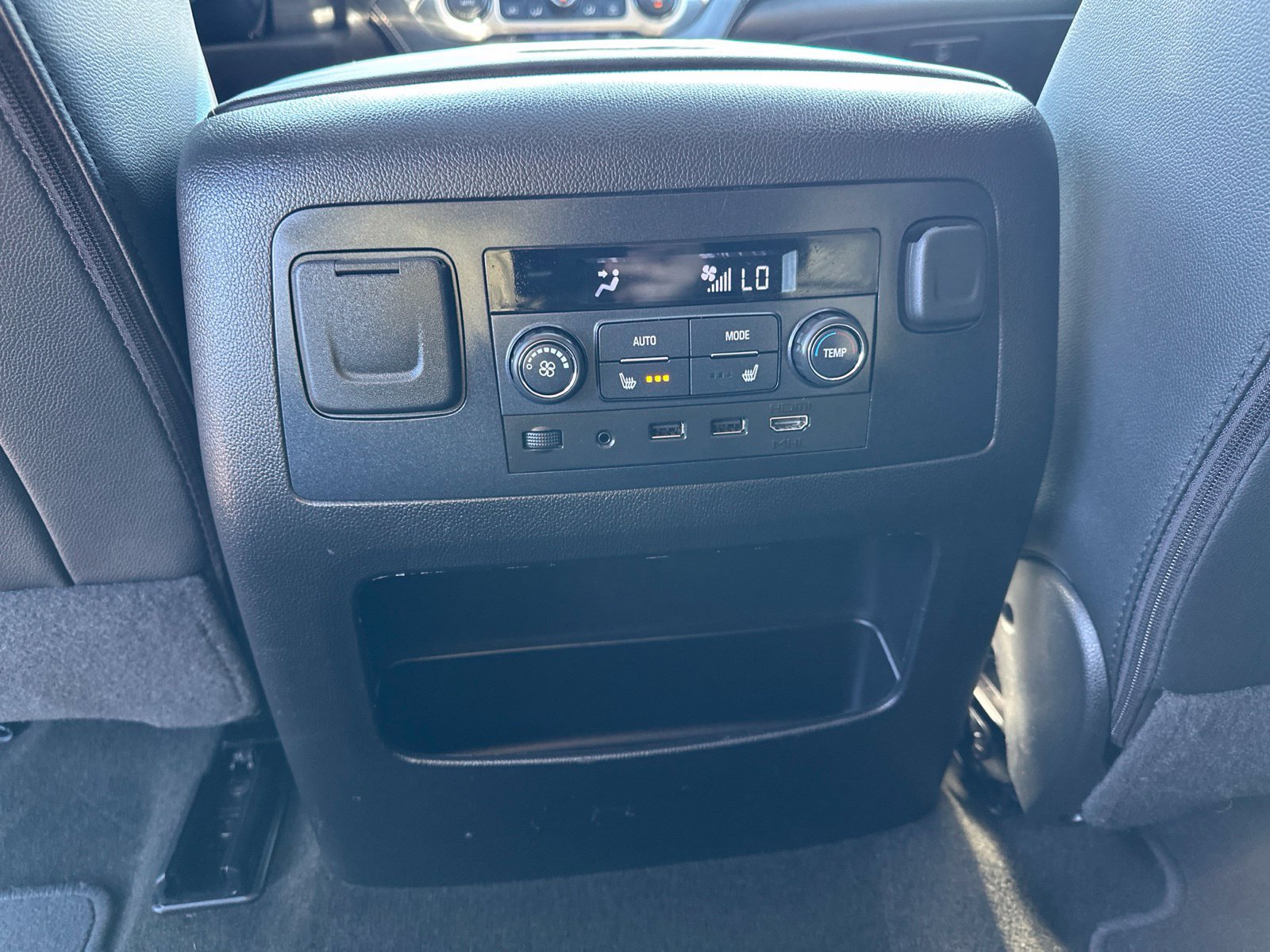 Used 2018 GMC Yukon SLT w/ Open Road Package AWD/4WD image 22