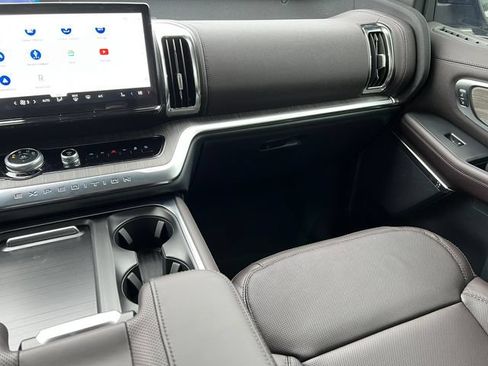New 2025 Ford Expedition Max Platinum w/ Platinum Ultimate Package AWD/4WD image 32
