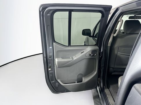 Used 2019 Nissan Frontier SV image 25