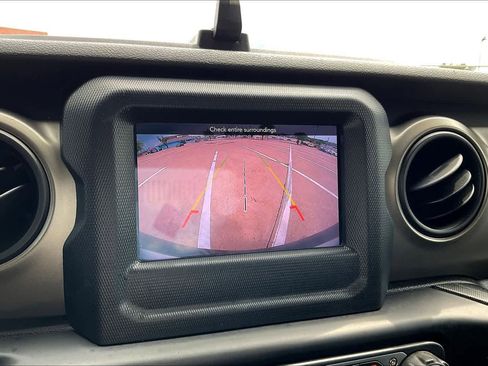 Used 2019 Jeep Wrangler Unlimited Sport S image 26