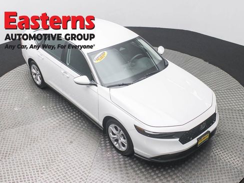 Used 2025 Honda Accord LX image 3