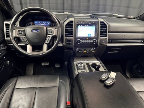 Used 2019 Ford Expedition Max XLT w/ Equipment Group 202A AWD/4WD image 14
