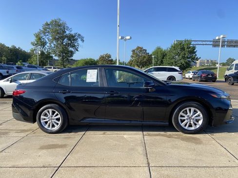 Used 2025 Toyota Camry LE FWD image 6