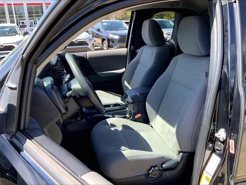 Used 2021 Toyota Tacoma SR w/ SR Convenience Package image 8