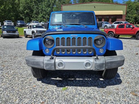 Used 2015 Jeep Wrangler Sahara w/ Connectivity Group AWD/4WD image 3