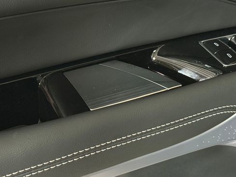 New 2026 Cadillac Lyriq V image 21