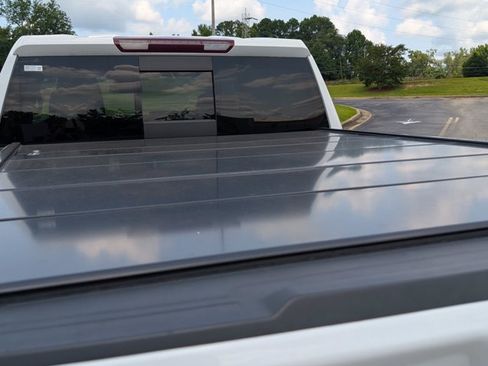 Used 2022 GMC Sierra 1500 AT4 w/ AT4 Premium Package AWD/4WD image 10