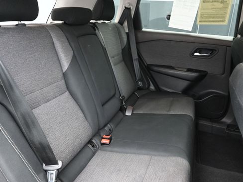 Used 2021 Nissan Rogue SV image 25