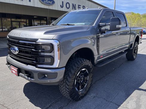 Used 2025 Ford F350 Platinum w/ Tremor Off-Road Package AWD/4WD image 2