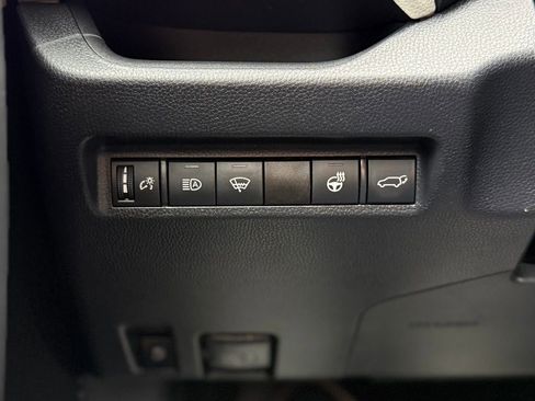 Used 2020 Toyota RAV4 XLE image 22