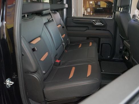 Used 2024 GMC Sierra 2500 AT4 w/ Technology Package AWD/4WD image 13