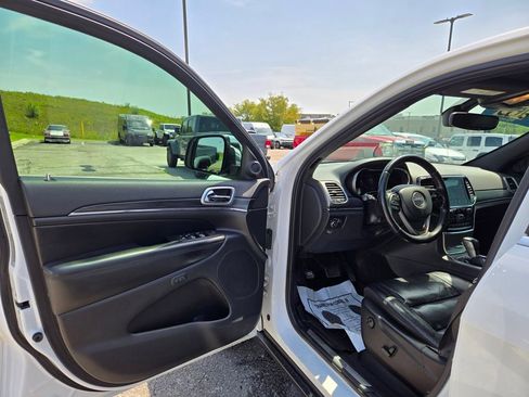 Used 2019 Jeep Grand Cherokee Limited w/ Luxury Group II AWD/4WD image 11