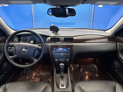 Used 2013 Chevrolet Impala LTZ FWD image 23