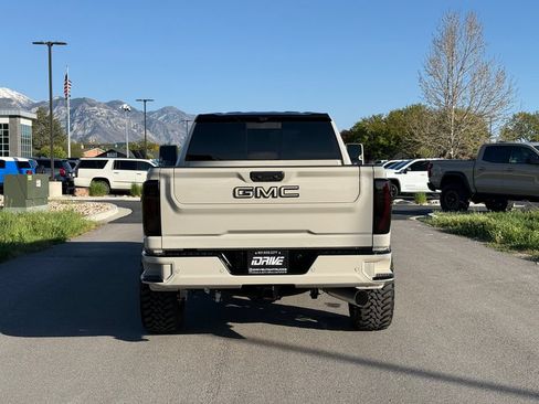 Used 2026 GMC Sierra 2500 AT4 AWD/4WD image 11