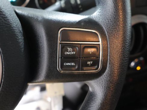 Used 2013 Jeep Wrangler Unlimited Sport w/ Max Tow Pkg AWD/4WD image 28