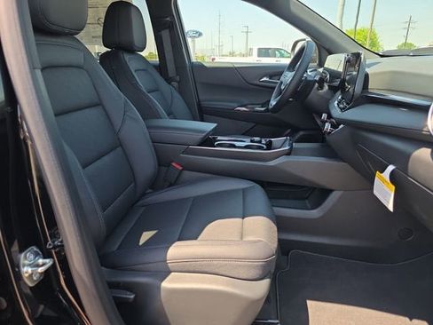 New 2026 Chevrolet Equinox LT w/ Convenience Package II FWD image 15