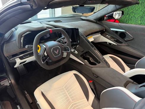 Used 2023 Chevrolet Corvette Stingray Premium Cpe w/ Z51 Performance Package RWD image 15