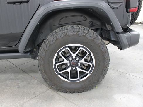 Used 2024 Jeep Wrangler Unlimited Rubicon image 35