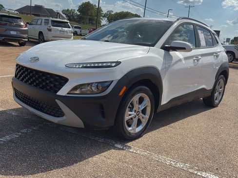 Used 2023 Hyundai Kona SEL w/ Cargo Package AWD/4WD image 7