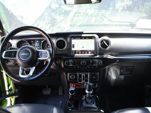 Used 2019 Jeep Wrangler Unlimited Rubicon w/ Dual Top Group AWD/4WD image 18