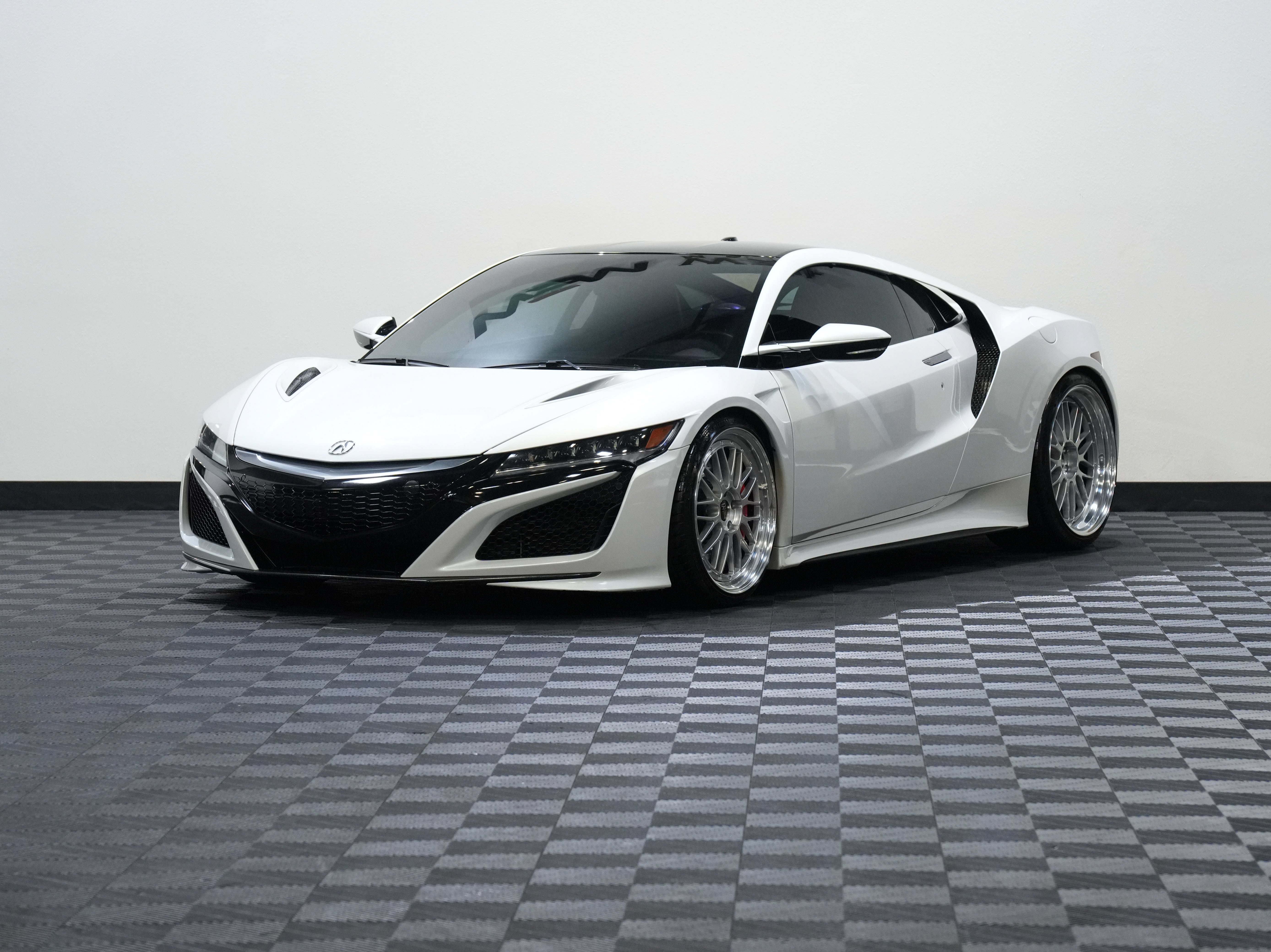Used 2017 Acura NSX AWD/4WD image 3