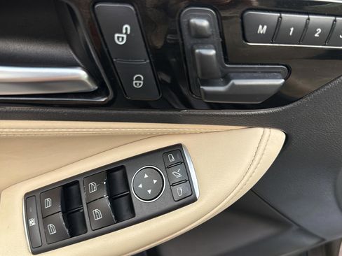 Used 2018 INFINITI QX30 Premium w/ Navigation Package image 37