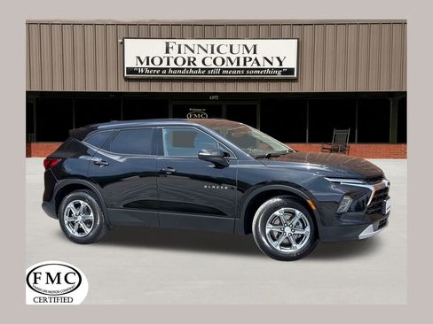 Used 2023 Chevrolet Blazer LT FWD image 1