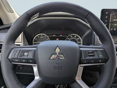New 2026 Mitsubishi Outlander AWD image 29