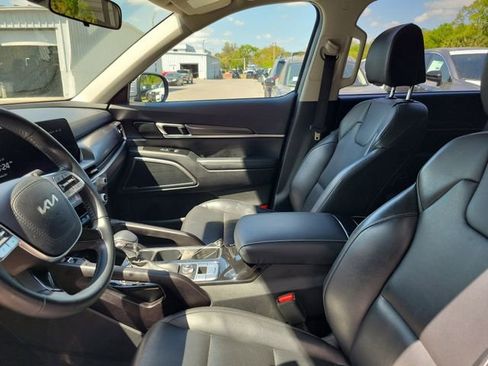 Used 2025 Kia Telluride S FWD image 12