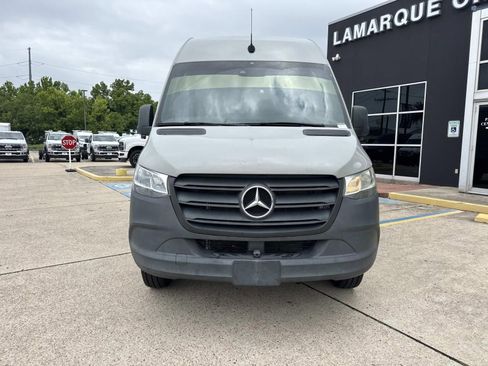 Used 2023 Mercedes-Benz Sprinter 3500 image 3