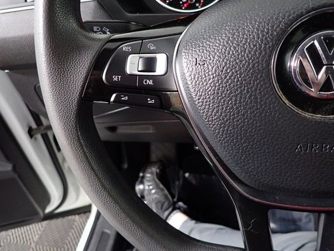 Used 2018 Volkswagen Tiguan S image 28