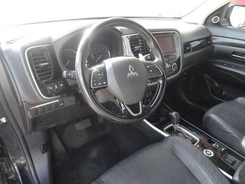 Used 2018 Mitsubishi Outlander GT AWD/4WD image 7
