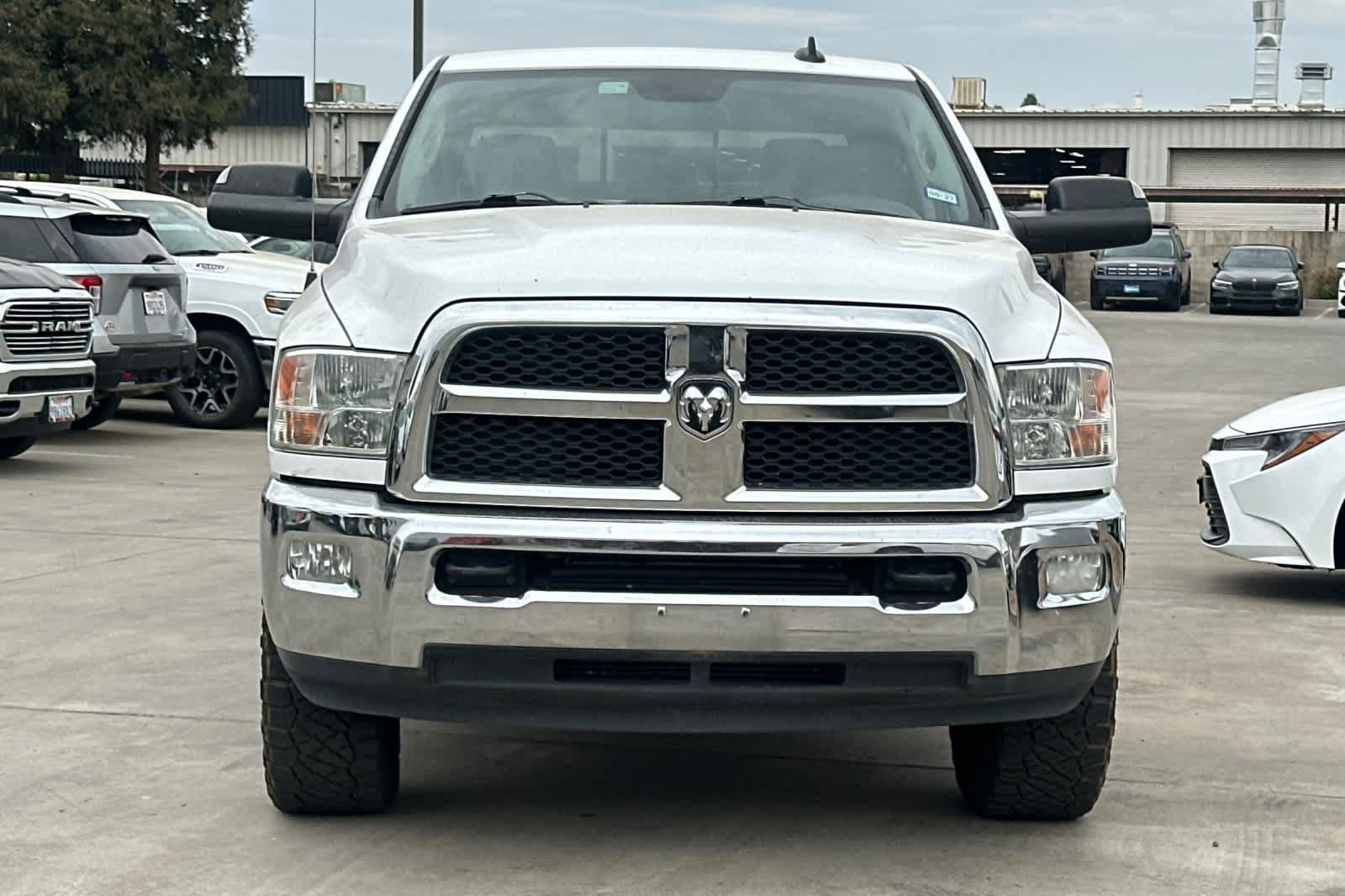 Used 2014 RAM 2500 SLT w/ Luxury Group AWD/4WD image 11