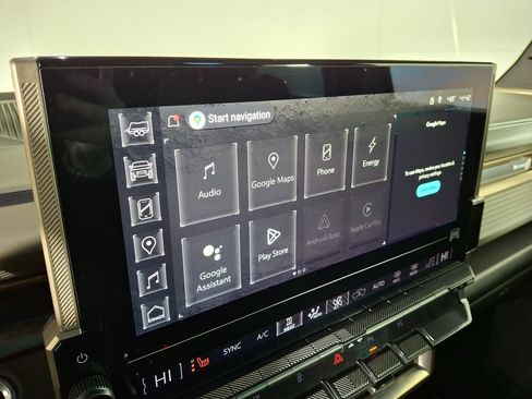 Used 2024 GMC Hummer EV 3X w/ LPO, Illumination Package image 18