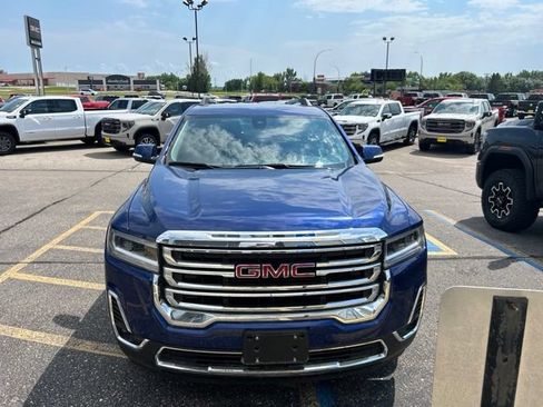 Used 2023 GMC Acadia SLT w/ Preferred Package AWD/4WD image 2