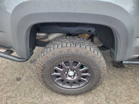 Used 2021 Chevrolet Colorado ZR2 w/ Colorado ZR2 Bison Edition image 10