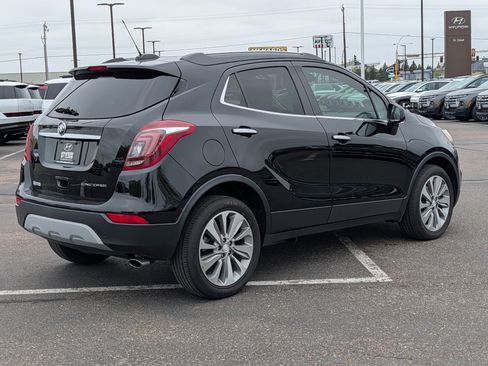 Used 2020 Buick Encore Preferred FWD image 5