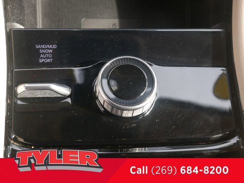 Certified 2022 Jeep Grand Cherokee Limited w/ Luxury Tech Group II AWD/4WD image 34