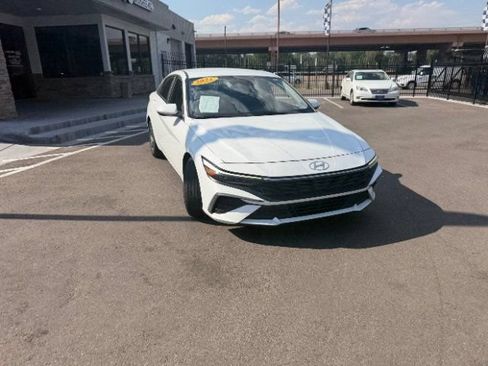 Used 2024 Hyundai Elantra SEL FWD image 24