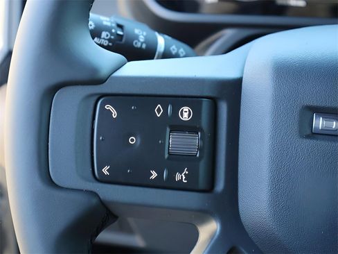 New 2026 Land Rover Defender 130 X-Dynamic SE image 29